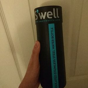 Swell water bottle